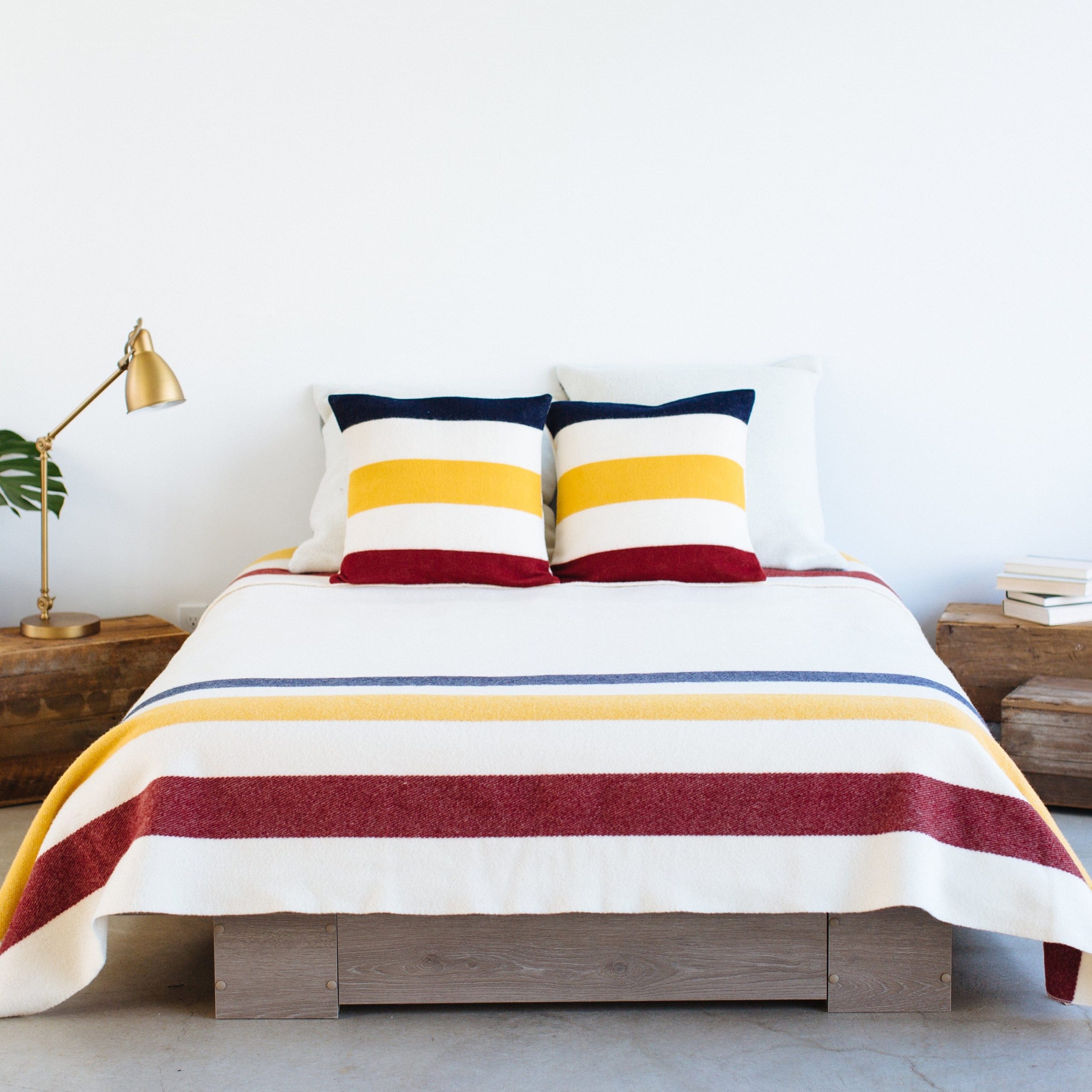 sm-image-b2ad58b6433f6b0f10521544 Frontier Wool Blanket - Natural